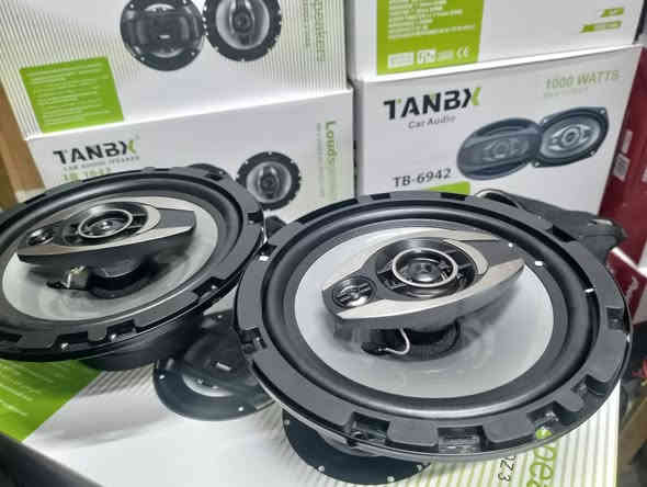 TANBX سماعات 🚘 احترافي 
اتوفر سماعات TANBX
      
حجم سماعة دائري  6 انج                              

يرهم لجميع  أنواع سيارات 

 صوت وبيز فول 🔊🔊

موصل /حي فلسطين مقابل افران العوائل

توصيل كل المحافظات
***********
***********
