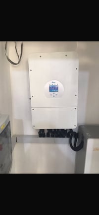 طاقة شمسية • إنفيرتر 12kW • 21 لوح Hi-MO X10