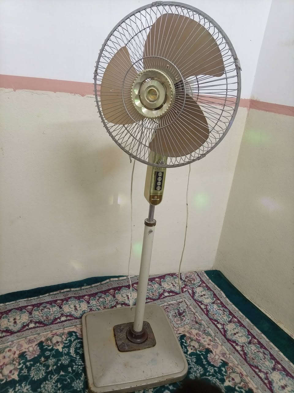 السلام عليكم بانكه نضيفه ومتروكة ما  نعرف عنها شي  سعر ٣٠ وبيها مجال مكانها قوسيات


**إذا كنت صاحب هذا الإعلان وتريد حذفه لأي سبب، رجاءا أرسل رسالة إلى الدعم الفني**