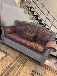 للبيع تخم 6 مقاعد خشب قوي  يحتاج فقط صبغ  السعر / ٢٠٠ الف  الرقم / 078...