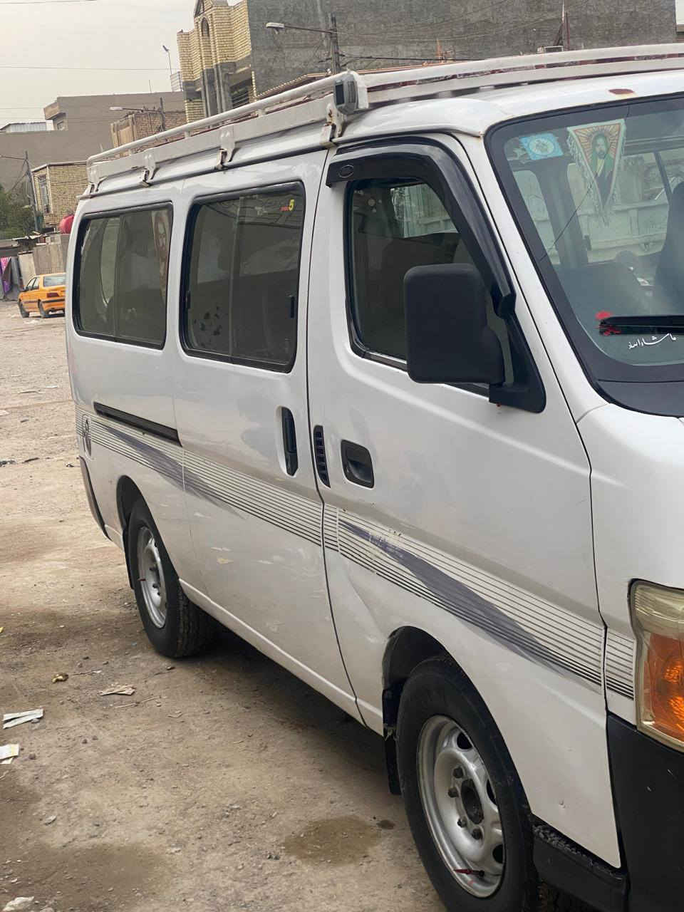 نيسان يورفان (موديل 2009)
سياره مكفوله كير و محرك 

رقم انكليزي سياره ما ناقصهه اي شي 

تحويل ثاني يوم 

ما متواجد ع نت      سعر (130) بيه مجال حك جيه 

***********
