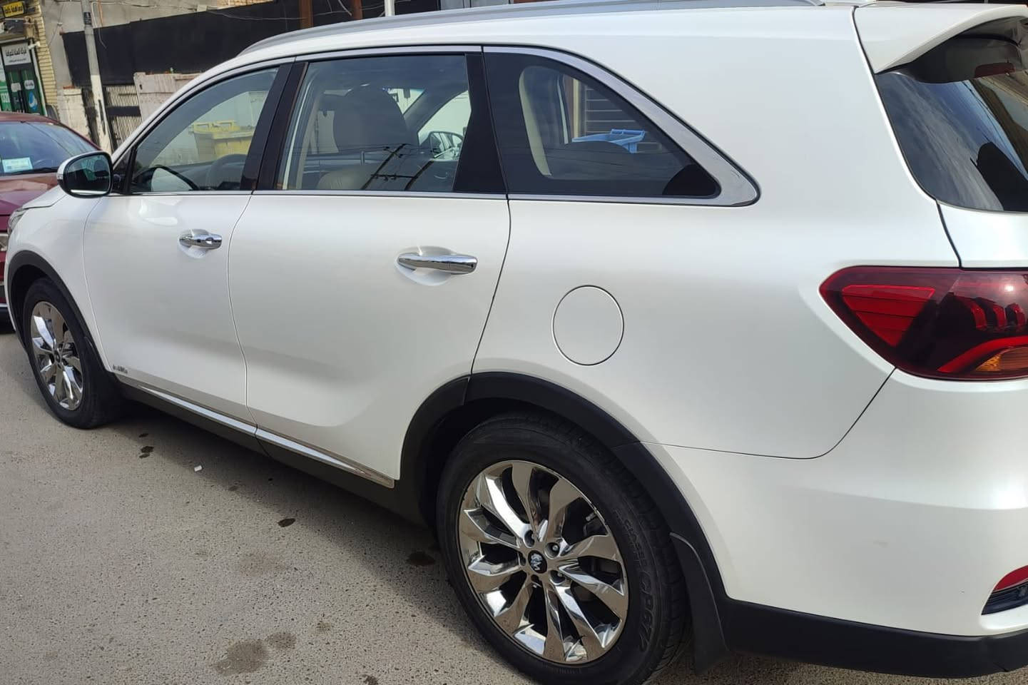 السلام عليكم سورنتو ٢٠١٩ فووول مواصفات ٦ سلندر  ٧ راكب خليجية
من الزيرو يمنه بيها ضربة اماميه صارت موضحة بالصور وبدلت الها بنيد اصلي
وبيها طخة اباب الجنطة الخلفي 
السيارة مابيها اي نقص ماشيه ١٣٥ الف كيلو متر
العنوان بغداد العرصات
السعر ٢٢٥
***********
