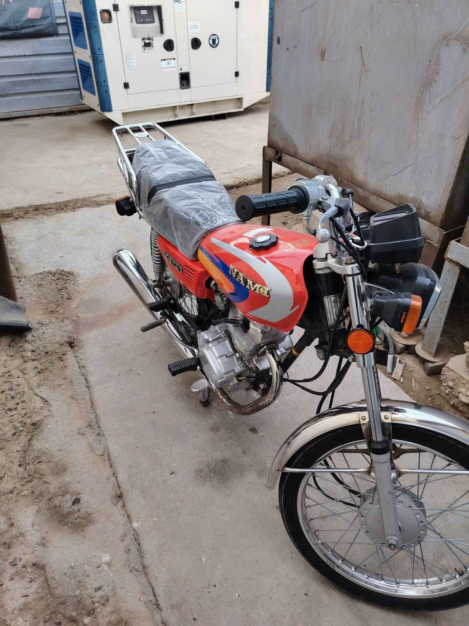 سلام عليكم نامه اصلي ٢٣ مكينه مفتوحه ولفات سنويه ورقم بسمي مكاني ديوانيه سعر ١٣٥٠ وبيه مجال قليل ***********
