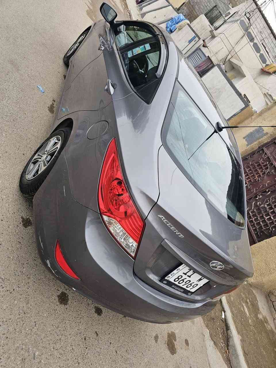 السلام عليكم للبيع اكسنت موديل 13 ماشيه 90 الف وارد أمريكي 
قطعتين صبغ ماشيه 90 الف رقم بغداد دولي بسمي تحويل مباشر السيارة جديده وجاهزه من كلشي تخم تاير جديد حداديه جديده تبريد شغال مكاني بغداد العامريه 
السعر 97 اتصل *********** واتساب
