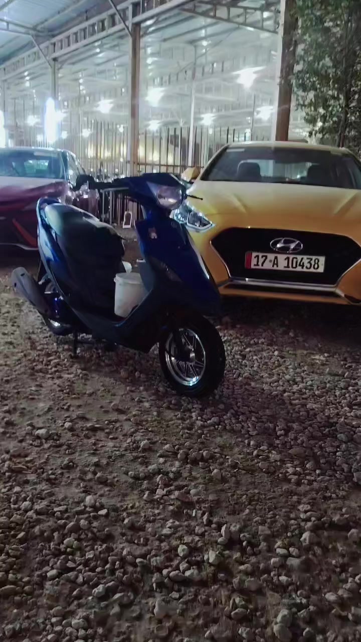 الدراجه للبيع السعر بمليون وميتين ***********  وبيه مجال بصيط 
الدراجه مكفوله من كلشي ولد اجه ختم واحد من طول للطول
