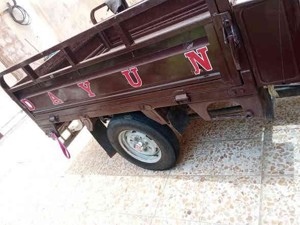 للبيع سوته 12 اوراق 0782 711 7983
