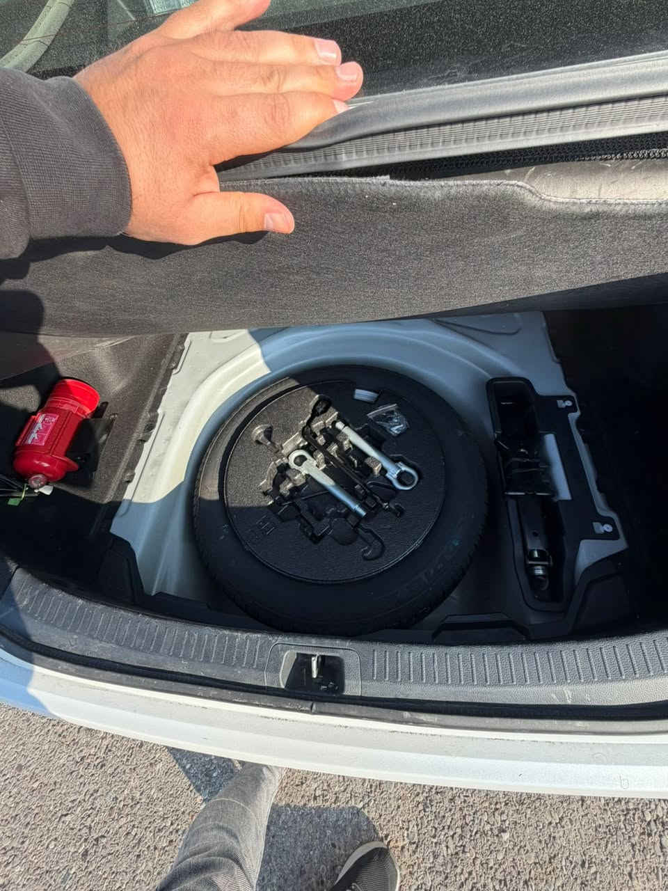 كورلا موديل2024 كلين تايتل محرك18 ماشيه 43 الف  فول موصفات شركة SlS   رقم اربيل بسمي تحويل ثاني يوم سياره كامله مكمله ربع متخلي عليها رايدها (195) بيها مجال حك جيه 

مكاني تكريت ‭(***********)
