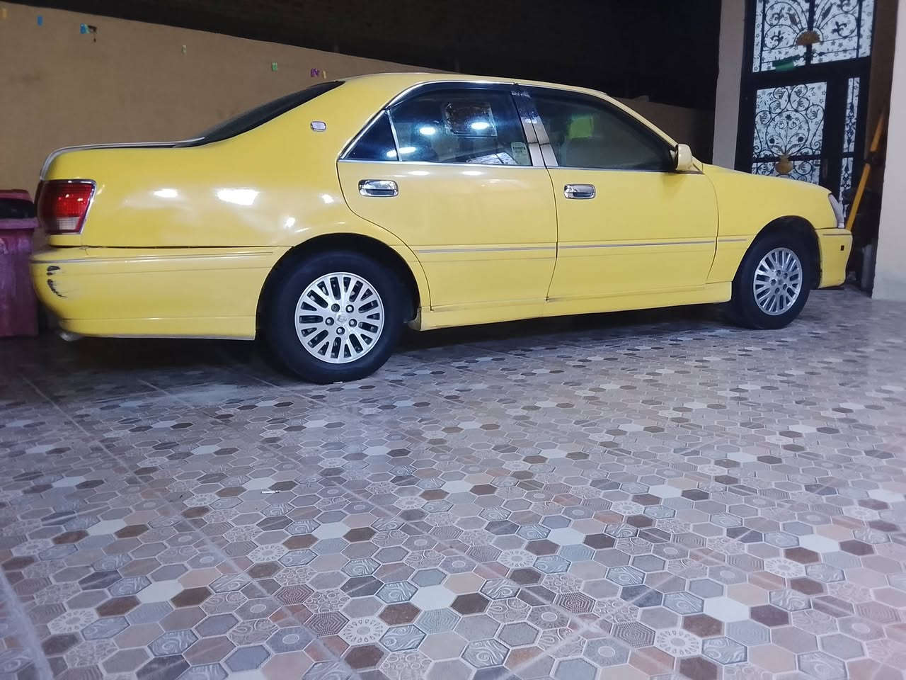 السلام عليكم سياره للبيع
 ملكه رقم بغداد أصولي 
سياره جاهزه مداور ثاني يوم
 مكينه vvt تخم تاير حداديه جديده 
***********
