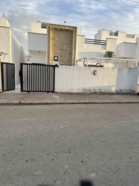 مجمع السلطان • ٢٠٠م • ٣ غرف