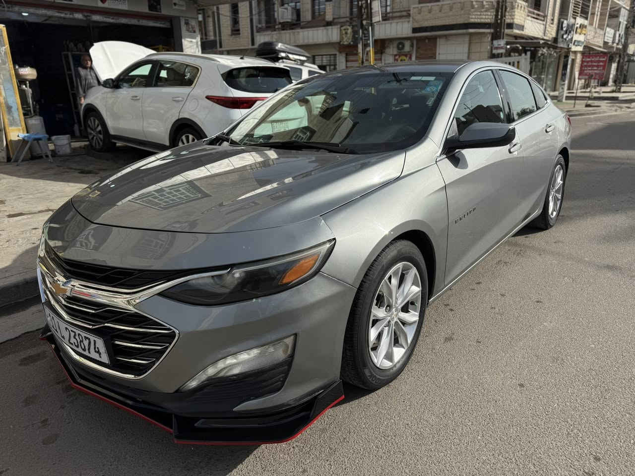 شوفرليت ماليبو 2023 فئة LT
رقم بغداد حره بسمي

المواصفات :

محرك 1500 تيربو 

بصمة تشغيل +بصمة ابواب

تشغيل عن بعد 

كرسي كهرباء 

تحكم ستيرن 

مثبت سرعه 

شاشة كبيرة تدعم ابل كار بلي واندرويد اوتو (وايرلس)

تدفئة كشنات 

هاند بريك بصمة 

رادار امامي 

اطفاء ذاتي 

بلوجكتر LED 
لايت زنون عالي ناصي

قطعتين تبريد مناخي منفصل امامي وخلفي

مانع انزلاق 

منفذ شحن / بلوتوث /  اواكس / USB A + USB type C 

الضرر : فقط جاملغ امامي بجم كبس بلاد على وضع الشركة

السيارة نضيفة جدا وبچمها سليم من راديترات و شواصي وغيرها ..

 ‎للتواصل او الاستفسار :***********
