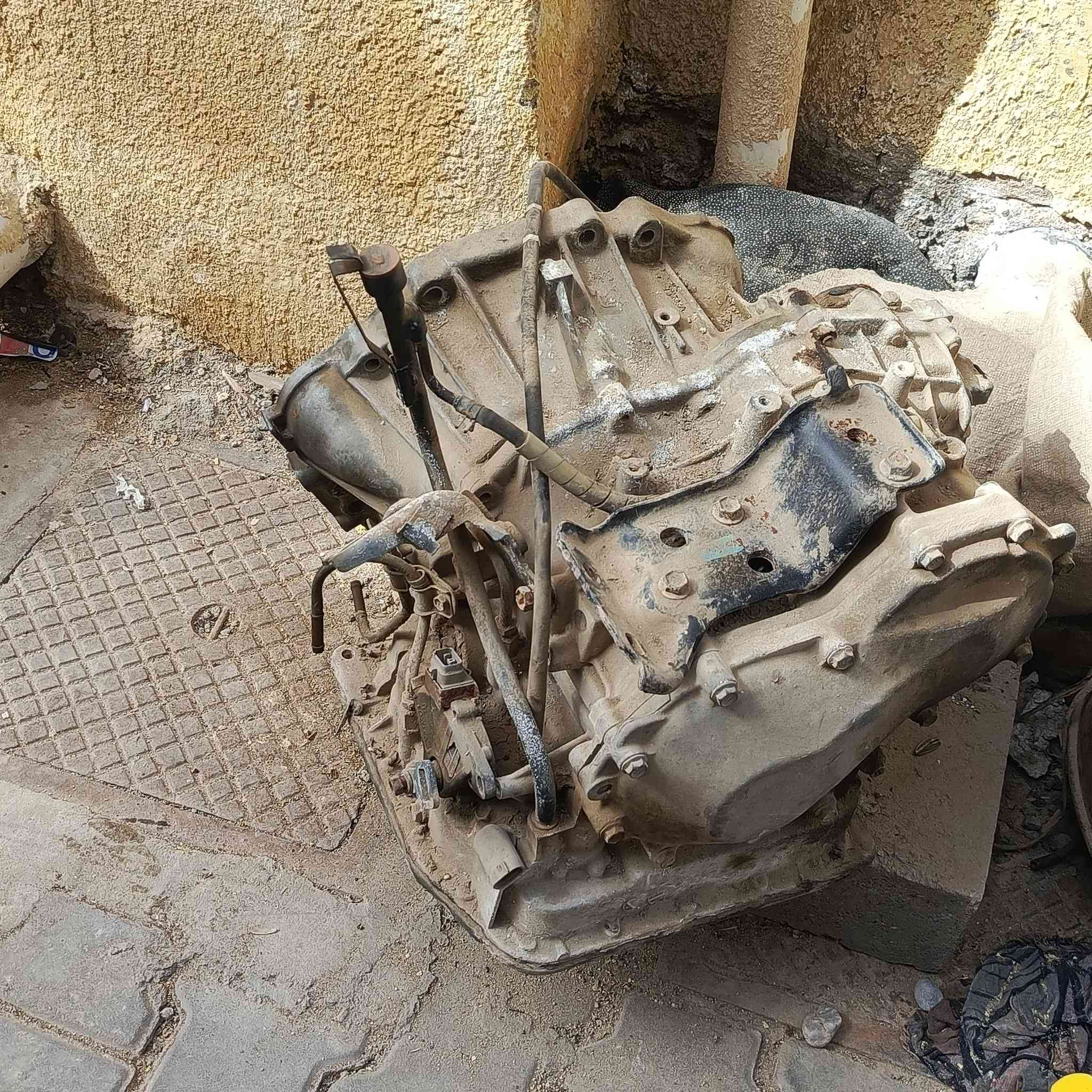 سلام عليكم مكينه كورلاه 1800 بيه خيط بخار وكير مكفول مع تفرعات دكشن بارد ومسطره ونزلات سعر 600 وبيه مجال رقم هاتف *********** المكان الكوت مركز المدينه
