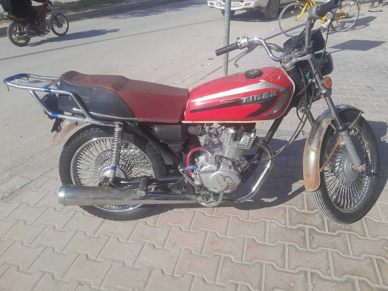 سلام عليكم دراجه للبيع تايكر موديل 21 كفاله عامه فقط تفيلس وراق سكنر سعر 525وبيه مجال مكاني عفج رقمي***********بيه وتساب
