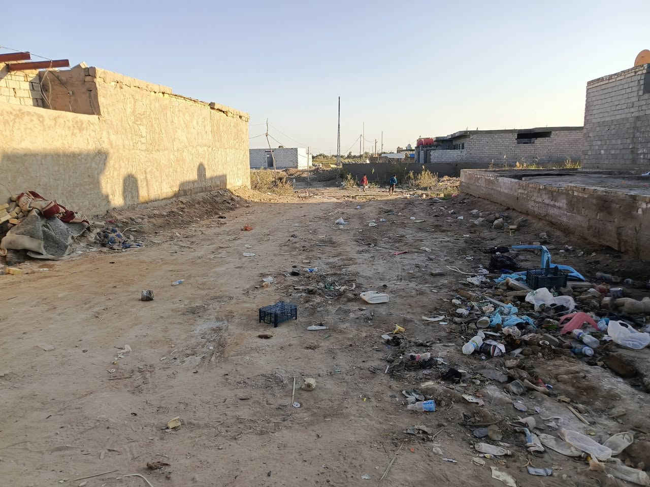 السلام عليكم عرصه للبيع المساحه 200متر طابو زراعي سند 25قرار محكمه مرقمه بلديه خدمات ماي كهرباء بعد عن شارع العام 100متر  الموقع العباسية حي المنتصر قرب مدرسة سما النجف الاهليه الاستفسار اكثر ***********
