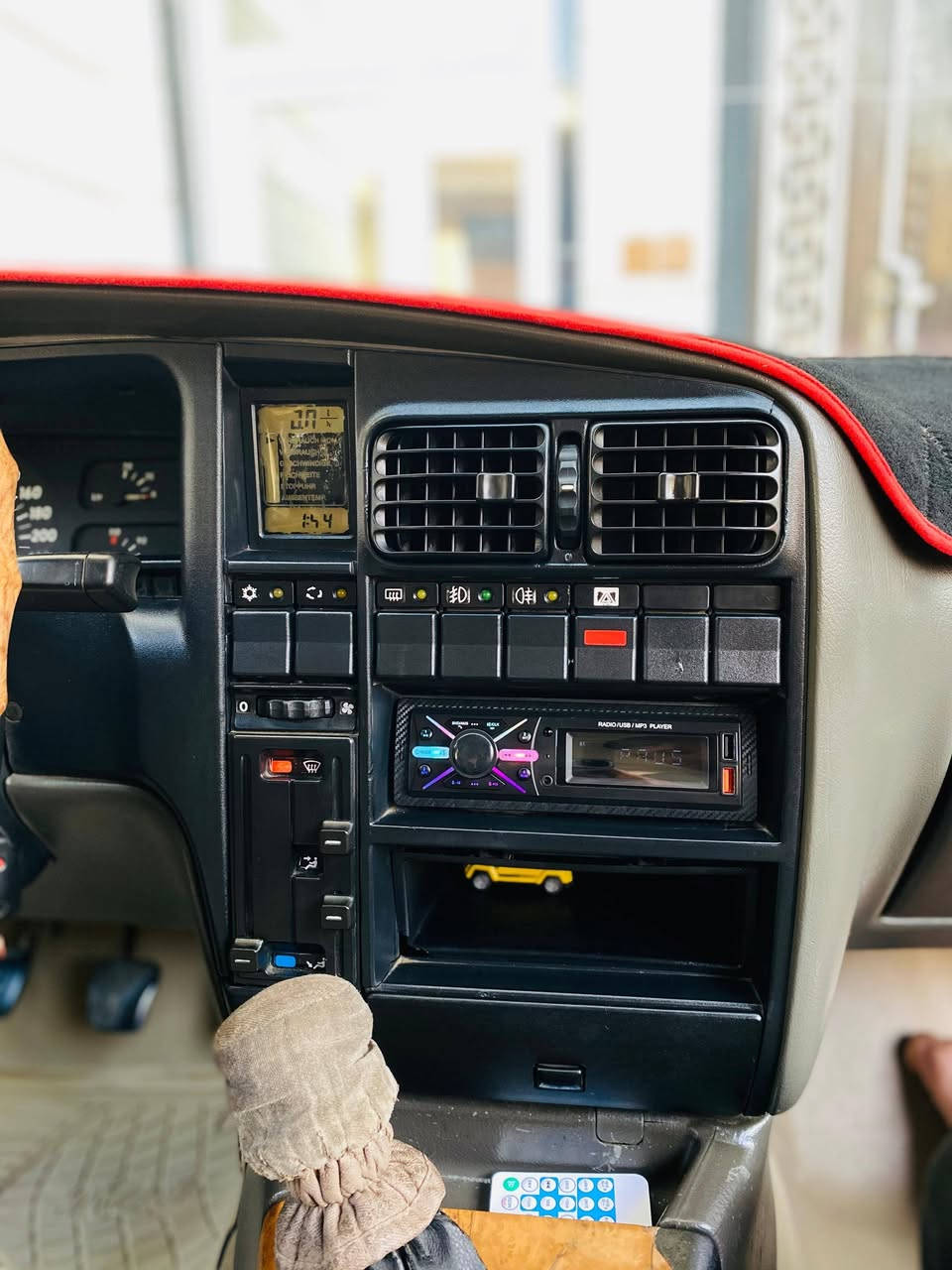 اوبل اوميغاء موديل 92 رقم نينوى حجم محرك 20 تبريد و تدفئة شغال فقط صبغ جماليه بدون  حادث ***********
