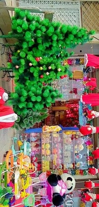 يم سنتر كيمو • أشجار أوربية • ملابس بابا نويل