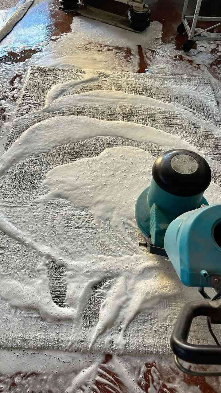 غسيل السجاد والمفروشات – معمل البركة
نقدم لكم خدمة غسيل السجاد والمفروشات بأفضل عناية وجودة عالية، باستخدام مواد تنظيف مخصصة تحافظ على الألوان وتزيل الأوساخ والروائح بشكل فعّال.
نهتم بالنظافة الدقيقة والتجفيف الجيد لضمان سجاد نظيف وصحي وجاهز للاستخدام.
💰 سعر المتر: 750دينار فقط
📍 خدمة متوفرة على مدار الأسبوع
📞 للاستفسار والحجز: ***********
