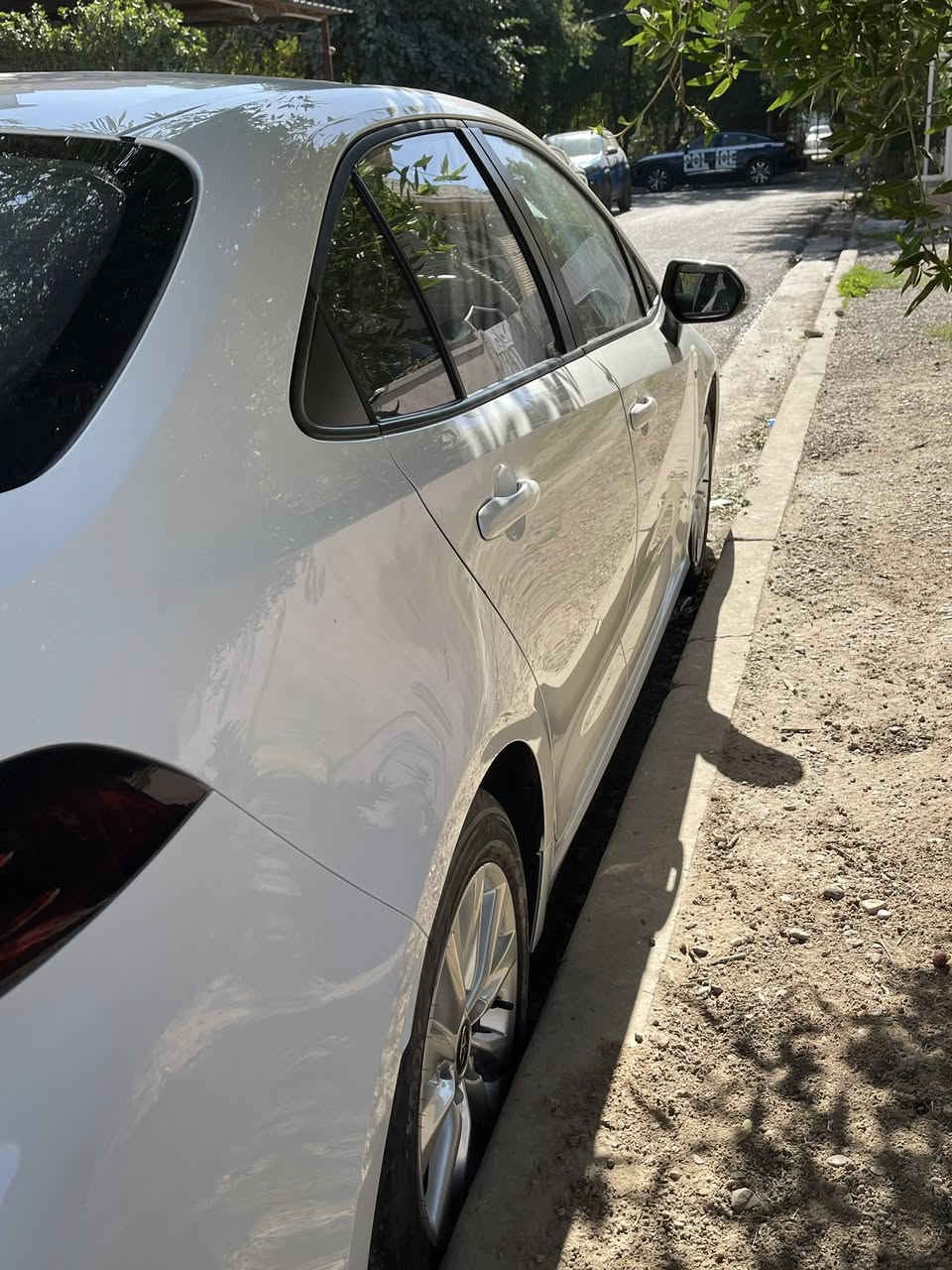 سلام عليكم كورلا ٢٠٢٤ هايبرد فول مواصفات فتحا تحكمات شاشة سياقة ذاتيه  وبعد هوايه مواصفات سياره جديدة وخير من الله مكفولة من صبغ وضربه بيه بس رصعة بلقماره اثر طفل صاعد عليه مكان سياره بغداد شارع فلسطين السعر ١٤٦     *********** ممتواجد على النت
