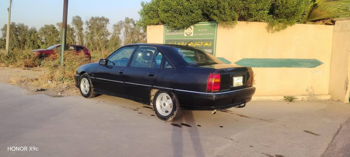 للبيع سيارة اوميكا موديل1993 حجم السياره 20 
كهربائية فول شغال تنته كهربائي كير محرك شرط رقم ألماني سنوي أخضر مكان السيارة موصل السعر 40 بيها مجال بصيط***********
