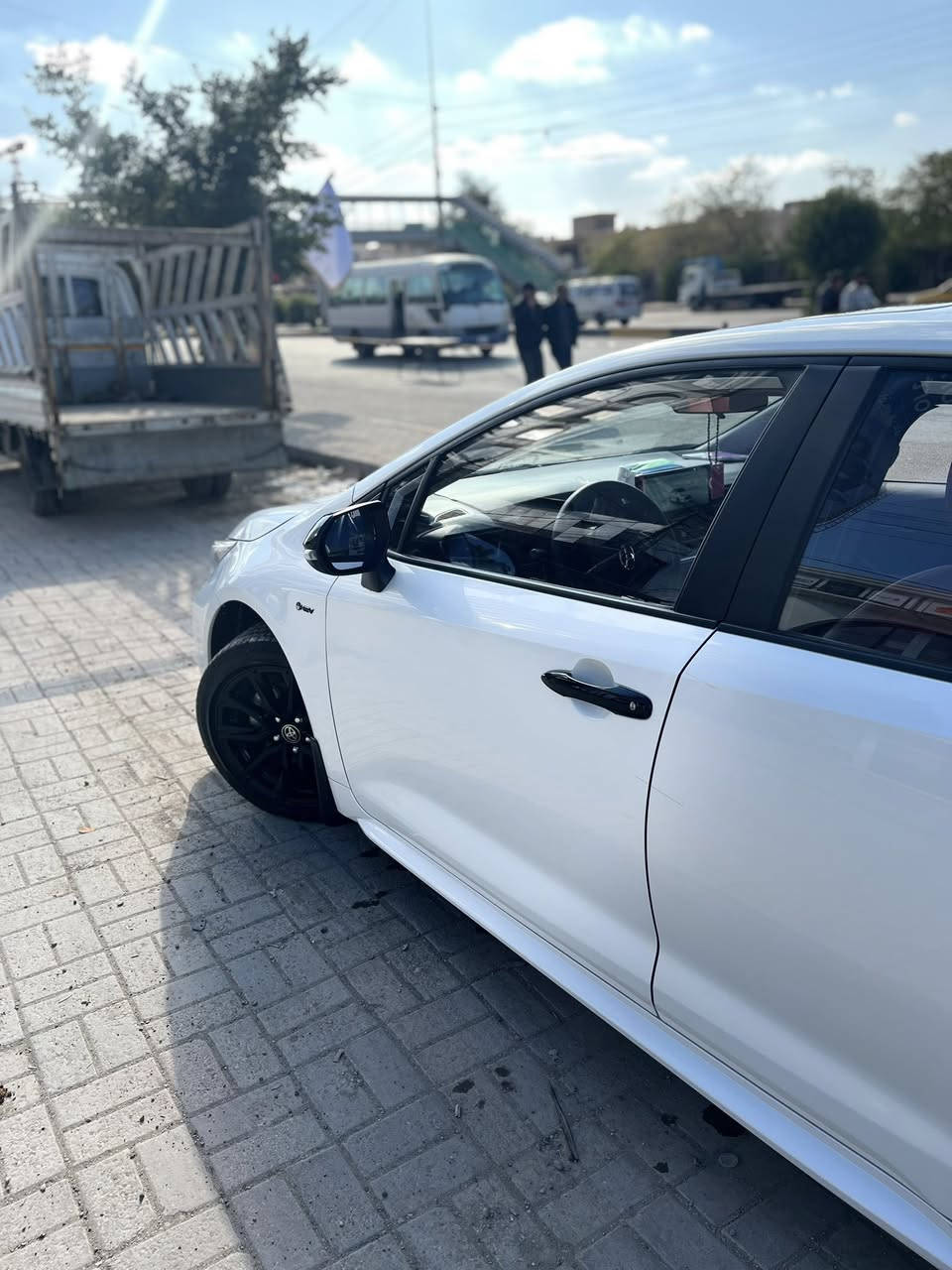 السلام عليكم
كورلا  s  بلاك ادشن الرياضي 
2025 
كفالة عامة 👍
على وضع الشركة ماشية 25 الف 
مكاني بغداد ساحة القاء مقابيل مستشفى الطفل 
***********🚌 واتساب فقط

المواصفات 
مكينه 1800 هايبرد شحن ذاتي 
داخل احمر 
سلايت 
سبايدر خلفي 
كراسي كهرباء 
رادار + تحديد مسار طريق + قيادة ذاتيه 
قرائة علامات الطريق المرورية
بصمة تشغيل + دخول ذكي  يدة الباب
يدات سود +مري اسود 
هاندر بريك بصمة + اوتو هولد 
  بطاين بوب حياكه  مطرز 
كيجات ديجتل 
شاشه مسجل +تبريد بيانو + كامره خلفيه دوارة + كار بلي 
تبريد قطعتين 
لايت زينون عالي ناصي + بروجكتر لد زينون + لد صباحي زينون+ بكلايت لد 
 حساس اطار + حساس مطر + حساس لايت داينمك عالي ناصي اوتو 
يفو مود + مود درايف + مانع انزلاق 
 تحكم  الستيرن كامل مع كروس سرعه
 ايرباك عدد 10
ويل كب  حجم 17
