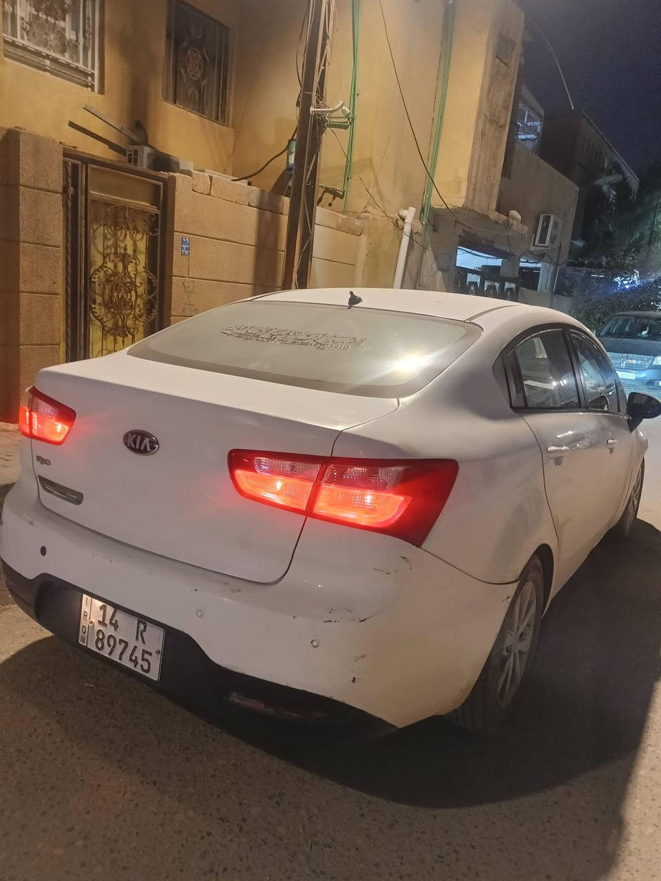 السلام عليكم
كيا ريو 2014 وارد خليجي 
تبريد مكينة كير كفالة 
بيها ضربة بالجاملغ الايمن والايسر مثل ما موضح بالصور
ومابيها ولا قطرة صبغ 
محرك 1600
سنوية بأسمي تحويل ثانيوم
السعر 83 وبيها مجال قليل 
واتساب ***********
