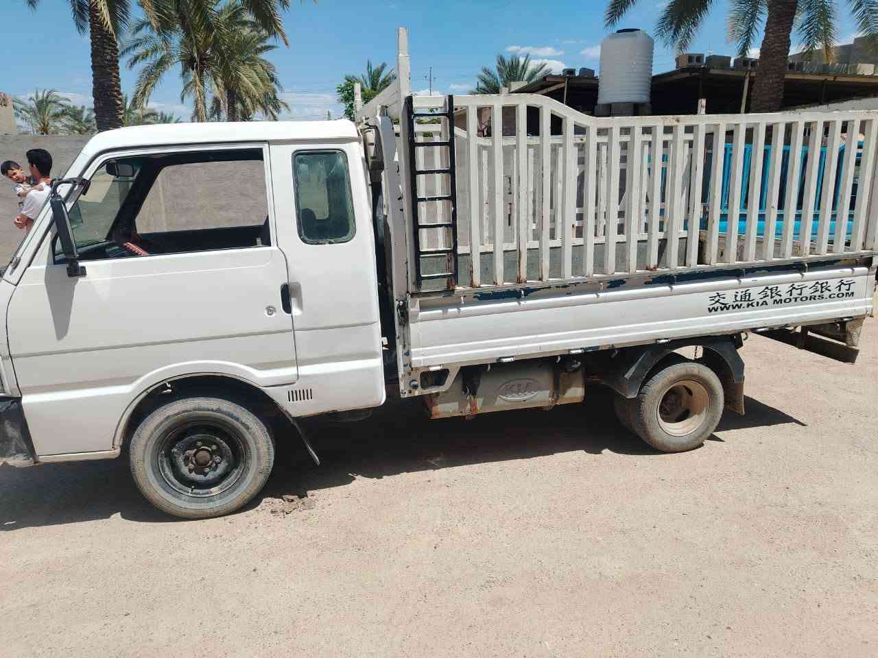 كيه بنكو 
موديل 96
محرك 2700
رقم بغداد 
بسمنه
سياره حلوه
بيها تصليح بالشاصي 
بيها شعار كمرك 
مكانها متواجد بالفلوجه والغزاليه 
سعر 45 وبيها مجال 
رقم ***********
