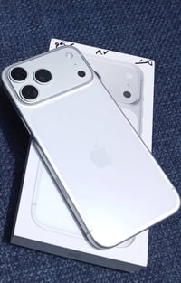 آيفون ١٧ بروماكس • ٢٥٦ • بطارية ١٠٠