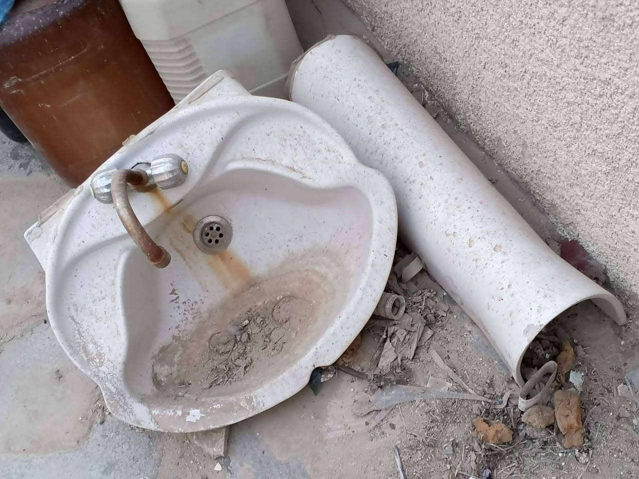 شلعة أغراض مستعجلين على بيعتهن الي يريدهن يتواصل واتساب

***********
