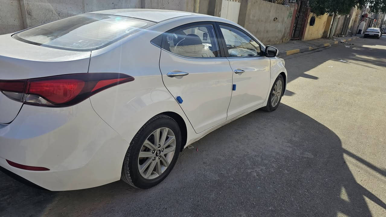 السلام عليكم انترى ١٥ 
للبيع كفاله عامه فقط بس بارد بيه 
فول مواصفات عده البصمه 
مكينه 1800 مامفتوحه 
رقم أربيل 
مكان دوانيه 
السعر 126 وبيه مجال قليل 
***********
