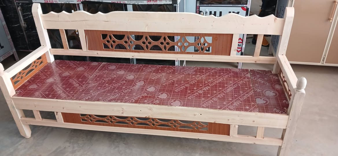 وصول كرويته خشب بلوك اسود / العنوان بيجي شارع المصرف مقابل مدرسة الفضيله للبنات / للاستفسار /*********** /***********
