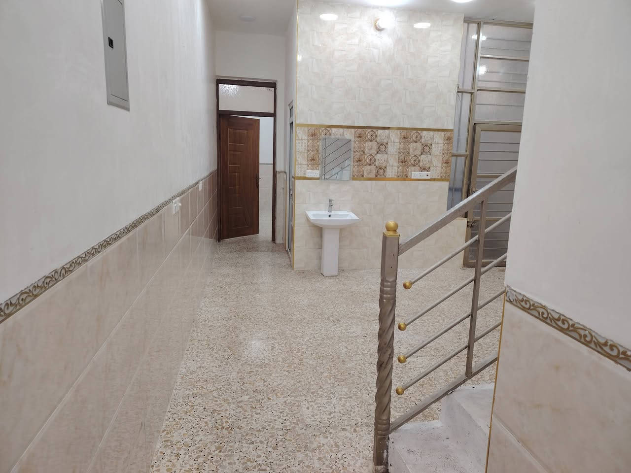 بيت للبيع فقط

بناء حديث توه كامل

المساحه 100متر

طابو صرف زراعي سند٢٥

طابق واحد

العنوان : الزعفرانيه دور الصحه قرب الشارع العام الرئيسي

متوفر جميع الخدمات ماء كهرباء تبليط مجاري جاهز

لاستفسار فقط اتصال ***********
