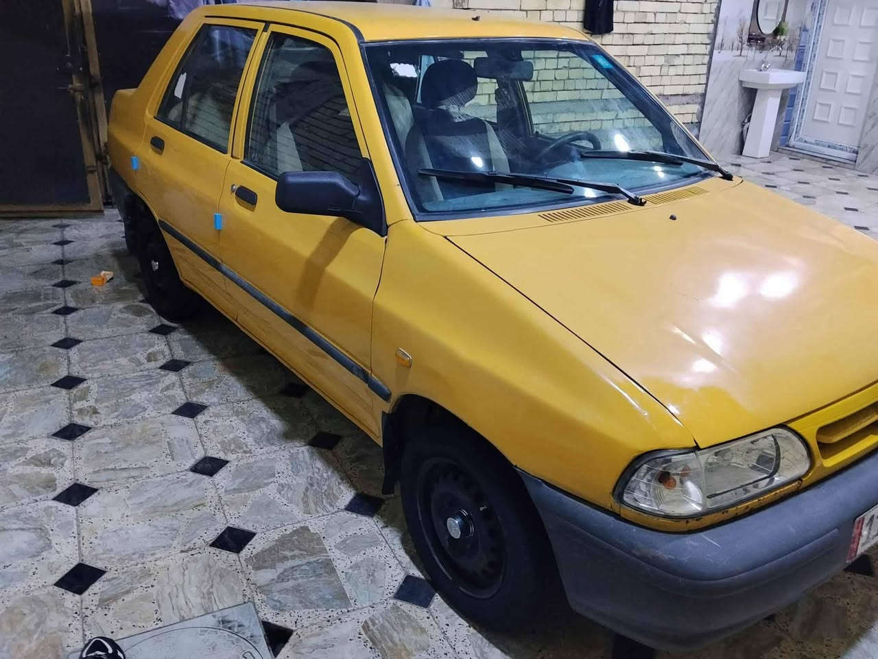 السلام عليكم سايبه ١٥ كفاله من صبغ تبديل عدا صبغ جاملغ امامي قطرت خياس مابيها تبريد شغال كهربائيات كلها شغاله رقم بغداد انكليزي حته هزه جديده مصفره مكينه بيه دخان بصيط كير مكفول دينار ماعليها مداور مباشر السعر ٣٦  مكان بابل النيل
***********
