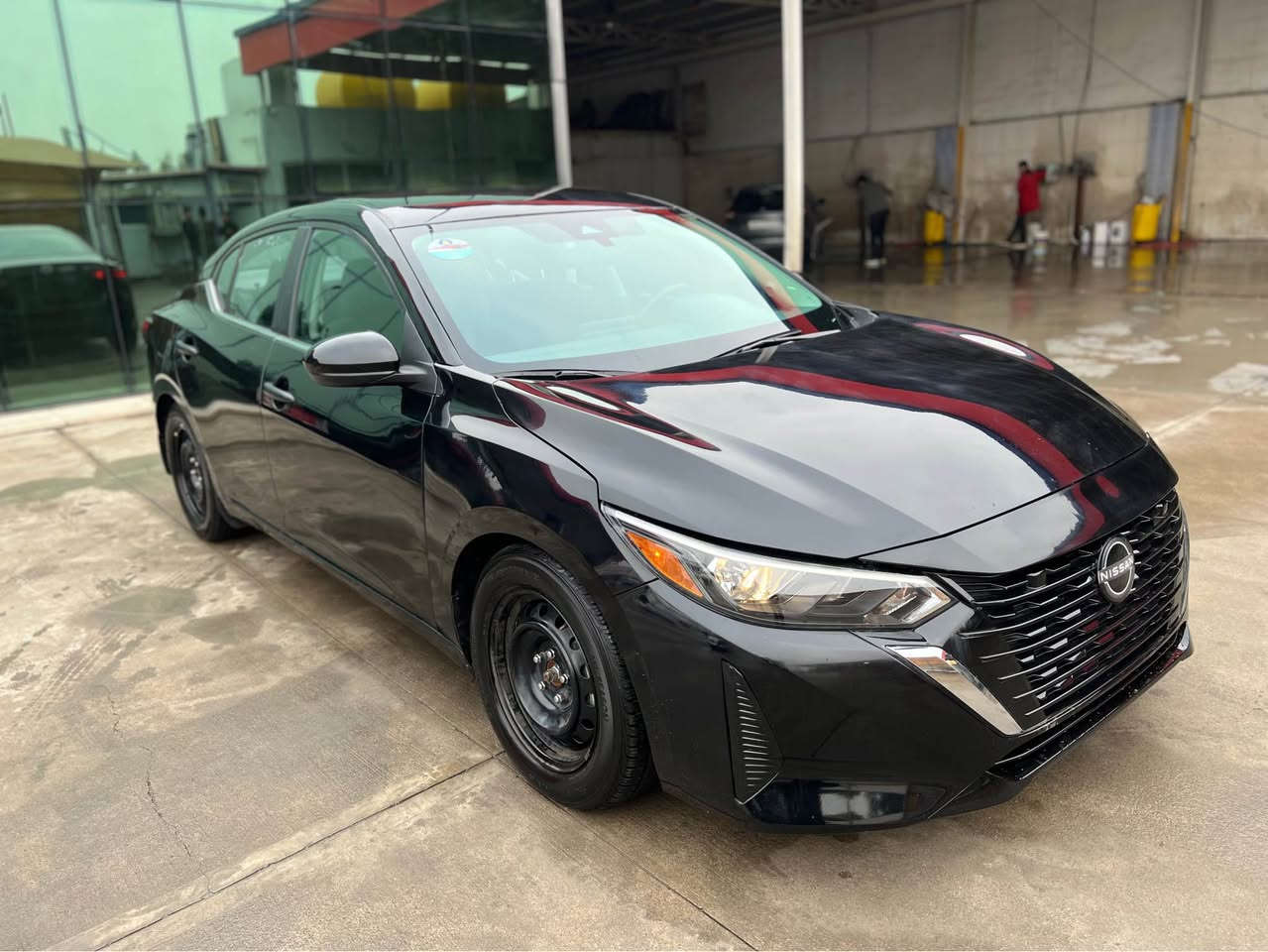 نيسان سنترا موديل 2025 
سياره مصبوغ عام ارباك سترن سيستم 
مواصفات S بصمه شاشه كاميره حساس رادار تحكمات سرعه تحكمات ستيرن ماشي 19 mil سعر 108 ورقه مجال اربيل شارع 100 معر ض سردار هسني رقم موبايل *********** ☎️ اكر, نينوى
