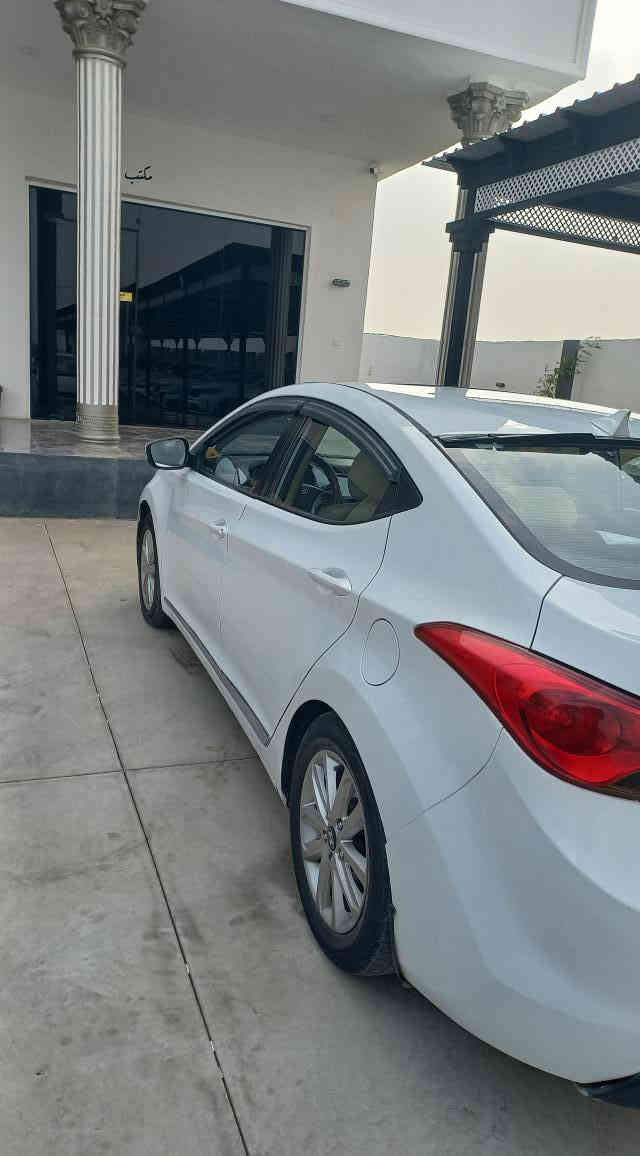 انترا 2013 مصبوغه عام
بيها كابون سعر 85 وبيها مجال***********
