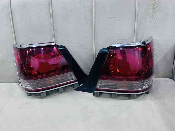 سلام عليكم تخم بك لايت ابو عيون شرط زيرو مال حاويه لا فطر ولا سوود ولا قاعده برغي طاكه اوشرط اگلوب البگ ثلجي ❄️ أجه بي بلادي هوه والاشاير زنون بلادي للبيع ٣٠٠اوبيهن مجال ***********الشراي اتصل بيك خير اوتدلل
