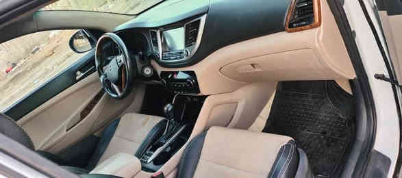 السلام عليكم 
للبيع توسان 2018 خليجي
هزه جديده رقم بغداد الجديد بإسمي 
شاشة كبيرة
كاميرا خلفية
يدات نيكل
مري شفط مع اشاير
لد نهاري
تحكم ستيرن
كشنات جلد
الارضيه مغلفة جلد
تطعيم الداخل صاجي
اثلاث وضعيات قيادة (سبورت,عادي,ECO)
تبريد قطعتين 
مكينة 2000
ماشية ,١٣٨ كم قابل للزيادة
السياره بيها قطعتين صبغ 
مكان السيارة بغداد المشتل
السعر ١٥٨ وبيها مجال قليل
***********
