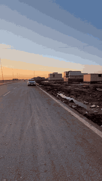 بسم الله قطعه تجاريه ركن موقعها 📍بغداد الحسينيه مال راشديه + بشارع الحشد _  بصف مدرسه صينيه مساحه ٢١٦ ونص الوجه ١٦ ونص + نزال ١٣ونص رقم قطعه ٢٦١٦٤ السعر  ٨٨ اتصال 📞 *********** طابو ملك صرف
