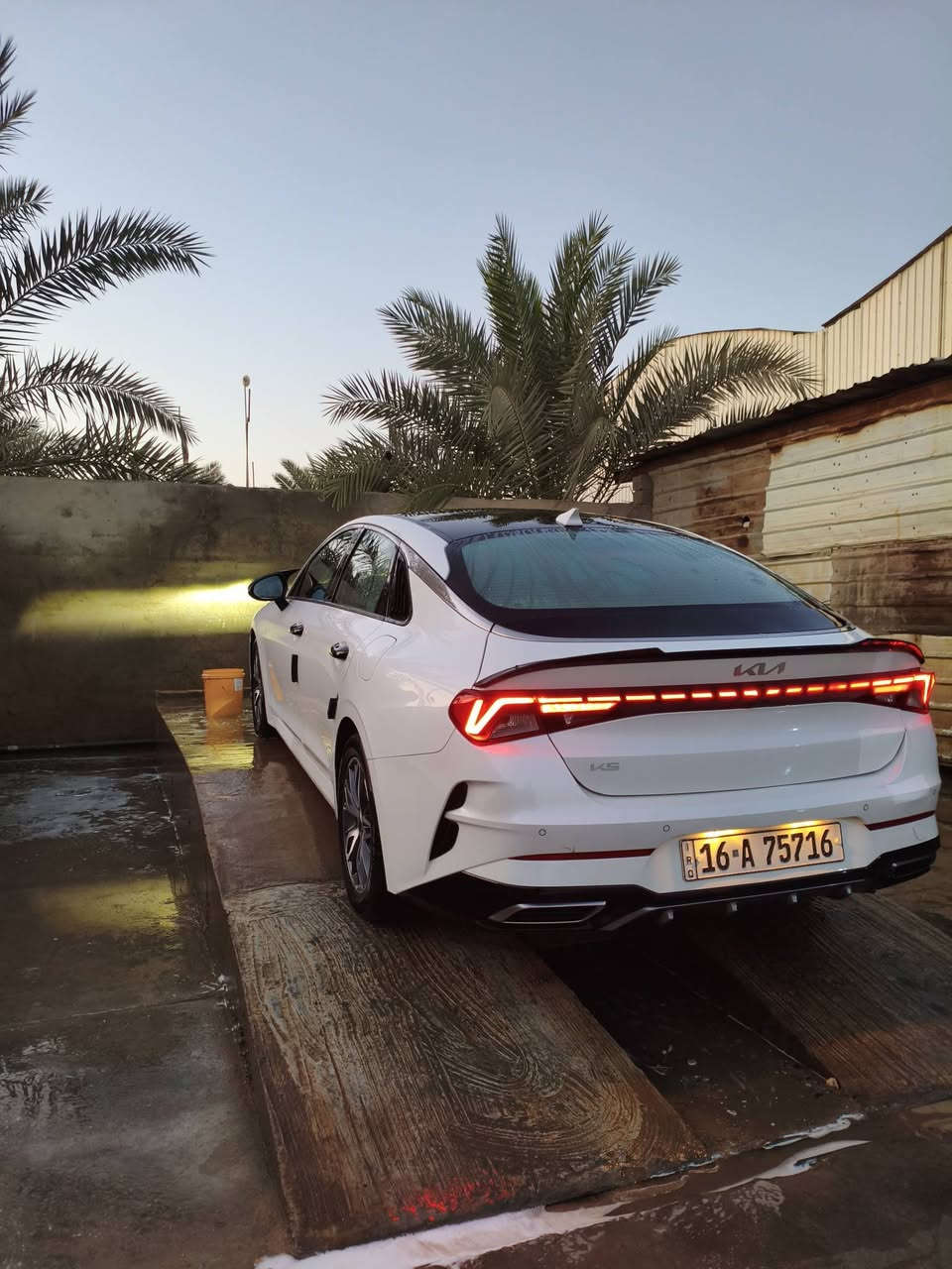 سلام عليكم كي 5 موديل 23 وارد كوري غاز بلادي وبيهه منضومه اضافيه يعني 140لتر 
بيهه باب خلف السايق صبغ وبنيد صبغ فقط باقي كفاله مواصفات فول عدا الفتحه مكاني ديوانيه سعر 195 وبيه مجال 
‏‪0783 809 8224‬‏
