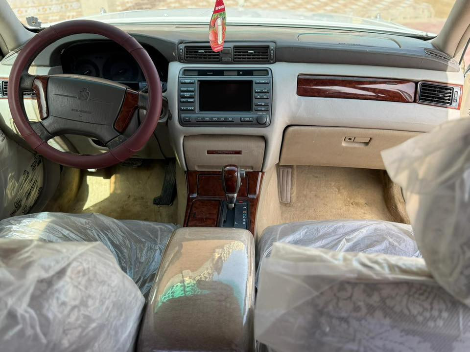 ملكة دخول جديد كارتون 
كصة وحده متوم ارقام وسنويه طبق الأصل شرط حاسبه كير ومكينه ديڤور الكبير كفاله دكمتين تبريد ثلج حدادية جديده كهربائيات كله شغاله تخم تاير جديد 
ستيرن كهربائي دواخل جديده بالجيس سياره جديده وجاهزه من كلشي ماتصرف عليه ربع 
السعر 34 وبيه مجال 
مكان الشطره ***********
