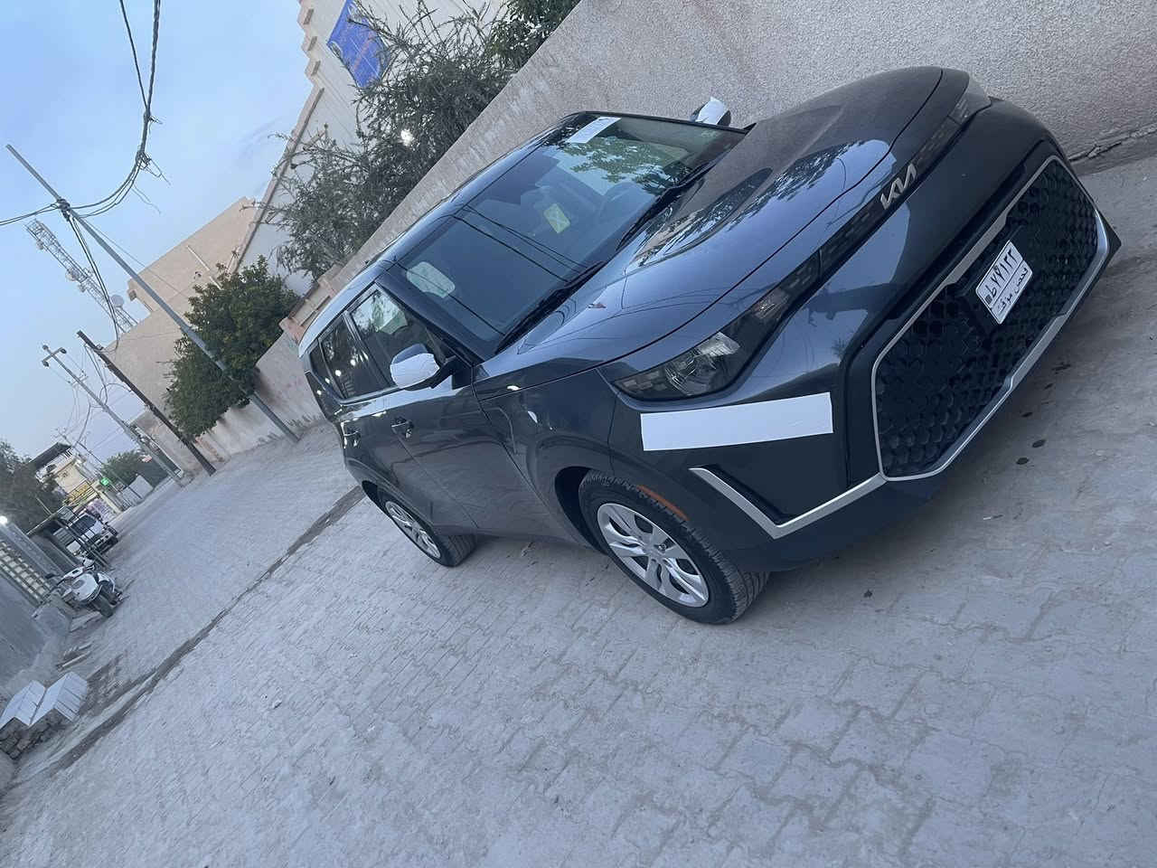 السلام عليكم 
كيا سول موديل 2023 سياره جاهزه من كلشي حادث باب الصدر والي خلفه فقط رباع مال الابواب يعني بجم كبس مال شركه دعاميات بلاديه بدون صبغ السعر 128 وبيه مجال قليل ***********
