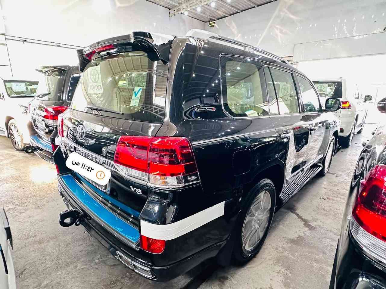 السلام عليكم
لاندكروز  2021 GXR V8 

SAS باب اول 

تطبيق ثلاث شاشات اصلي 

للبيع او للمراوس 

السياره شرط على وضع الشركه 

جديده جدا جدا 

بصمة

سلايت

اضواء LED 

5 كامرات 

مكينة 4700

LED نهاري

اشاير بالمري او مري شفط

كشنات الأمامية تحكم 

كشنات جلد 

شاشات خلفية

تحكم استيرن فول 

صندوك كهربائي 

حساسات امامية خلفية

مثبت سرعة 

قيادة ذاتية 

سايد بريك كهربائي 

شاحن واير ليس

السيارة بعد بيهة مواصفات او غنية عن التعريف 

سيارة رقم بغداد انكليزي

باسمي شخصيا ثاني يوم اروح احولك 

ماشية بالضبط 37 الف فقط 

سيارة جديدة كلش وعلى وضع الشركه 

سيارة مكفولة كفالة عامة من الدعامية للدعامية 

مكاني بغداد 

الاستفسار رقم الهاتف 

***********
