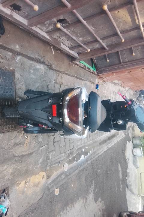 درجه شحن سرعهة 85حقيقه بطياريت 32انبير ليثوم شغال كل شي بيه بس الهورن ونقص مالتهة كفر مثل ما موضح بل صوره الخلفي والكدام دراجه نضيفهة  العنون رسلني علا الوتساب انطي الك او شيخ عمر معمل خايطه العسري حماده الحلاق بصفهة