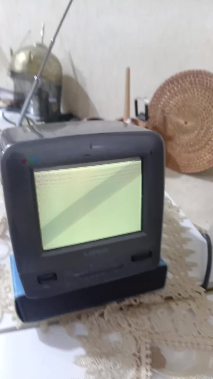 سلام عليكم اخواني الاعزاء توفر تلفزيون حجم صغير للبيع السعر ٦٠ آلاف اكو ملاحضة بسيطة داخل الفيديو


**إذا كنت صاحب هذا الإعلان وتريد حذفه لأي سبب، رجاءا أرسل رسالة إلى الدعم الفني**