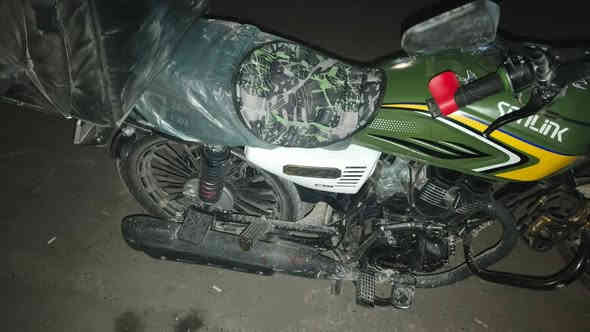 السلام عليكم إيراني سوننك موديل 2025 نضيفه كلش مابيه أي نقص أوراق كامله بدون كمرك بصمه تشغيل عن بعد بيه تزويدات بسيطه للبيع 900 وبيه مجال قليل عنواني تقاطع درويش السيديه للاستفسار *********** بي وأتساب
