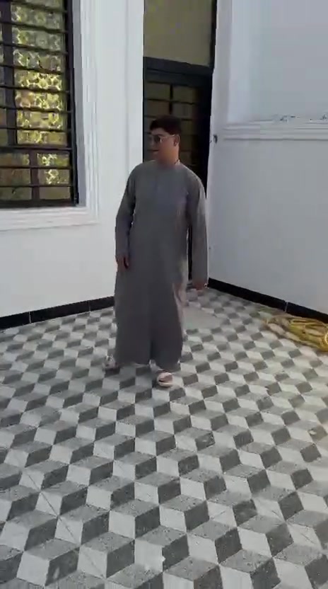 السلام عليكم متابعينه الكرام 
يوجد بيت لبيع 
المساحه ١٦٠م
الجنس العقاري طابو زراعي 
يتكون البيت من غرفتين ودوانيه وصاله ومطبخ وصحيات 
السعر ٨٣ مليون وقابل للتفاوض 
الموقع البصره ابو الخصيب طريق سيد حامد قريب علئ مدينه الأندلس 
لتواصل والاستفسار الاتصال 
*********** 
مكتب عقارات 
سيد رضا المكصوصي
