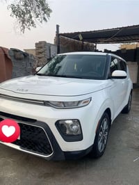 كيا صول موديل ٢٠٢٢ بدون ايرباك  رقم بغداد  ماشية ٥١ الف  بيها بارد بال...