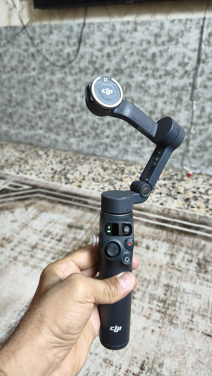 للبيع DJI Osmo Mobile 8 📸✨
مثبت احترافي للجوال بحالة ممتازة.
المواصفات:
✅ تتبع ذكي مدمج مع إمكانيات إضاءة.
✅ دوران بانورامي 360°.
✅ اتصال مباشر بالهاتف لتتبع سلس.
✅ قبضة مريحة للتصوير لفترات طويلة.
✅ عصا سيلفي وحامل ثلاثي (Tripod) مدمجين.
✅ بطارية تدوم حتى 10 ساعات مع إمكانية شحن الهاتف.
✅ مثبت ثلاثي المحاور (3-Axis Gimbal) لتصوير ثابت واحترافي.
✅ يدعم تطبيق DJI Mimo مع شروحات سهلة.
المحتويات:
جهاز Osmo Mobile 8
ماسك مغناطيسي للهاتف
الوحدة متعددة الوظائف
حقيبة حفظ
كيبل شحن
كيبل شحن/صوت للهاتف
💰 السعر: 175 ألف .قفل.
للجادين فقط، التواصل خاص.


**إذا كنت صاحب هذا الإعلان وتريد حذفه لأي سبب، رجاءا أرسل رسالة إلى الدعم الفني**