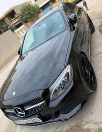 للبيع C300 2017  ماشية ٥٧ الف ميل مكفوله من اي ضربة وصبغ بيها بارد ٣ ا...