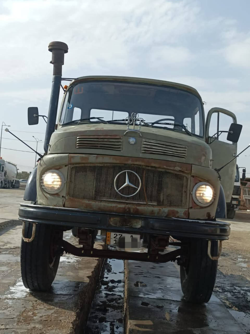 سلام عليكم  البيع اقجم تك الموديل 80 رقم ذي قار محرك 55كير23اكسن جيف سياره جديد شاصي جديد  مكفول كفاله عمامه رقم  نكليزي ستفسار رقم الهتف*********** وو***********وو***********
