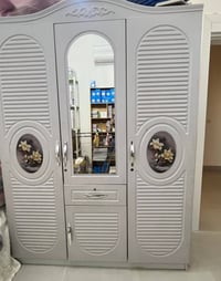 كنتور للبيع طول 200  عرض 150   عمق 50   السعر 130 الف   المكان حي الجه...