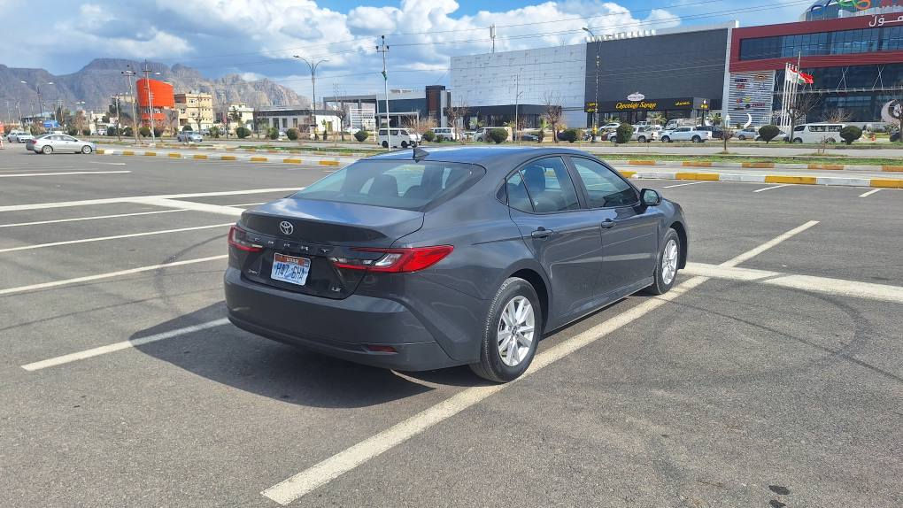 کامری ۲۰۲٥ LE ڕەنگ چیمەنتۆی تۆخ تەنها ۲٤مایل ڕۆیشتووە هایبیردو بەنزین مواسفات بسمە ئاوینە ڕادار ڕادارپیش دوا کامیرا حاسە سێ مۆد لیخوڕین ئیکۆ نۆرماڵ سپۆرت بریک بسمە خەتی جاددە شعن موبایل وایرلیس شاشە گەورە تبرید مرکزی سەیارەکە کاتی نەشکاوە. بۆیاخ بۆنیت پەڵەیەک لە چاملاخی دواوە بێ ناوگرتن. سعری ۱٨٥گەڵا مجال ژ.م ۰۷٥۱٥۱۷۲۳٨٦یان ۰۷۷۳٤٤۳۱٥۱۰ رانية, السليمانية
